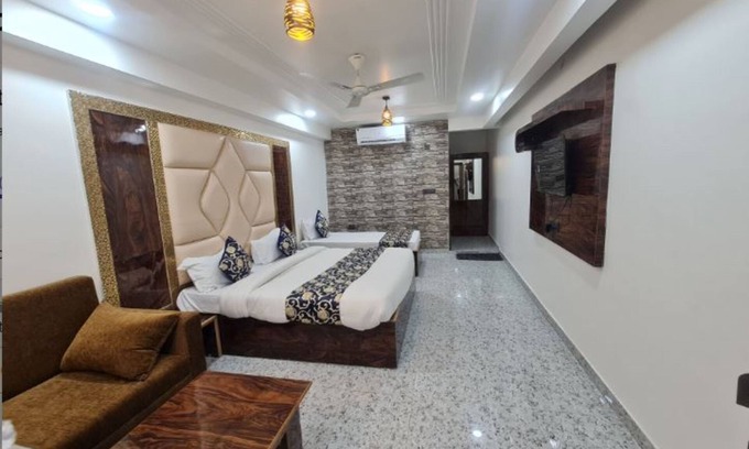 Aligarh Hotel | Hotel Vrindavan Palace