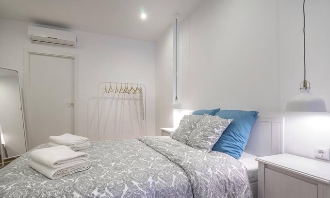 Collblanc y La Torrassa Apartment | Hotelito Boutique Camp Nou 1