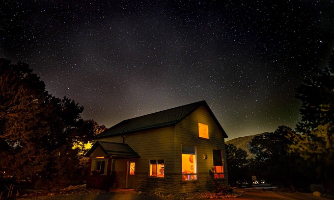 Salida House | Hotels near Monarch Mountain: private cabin in peaceful mountain setting
