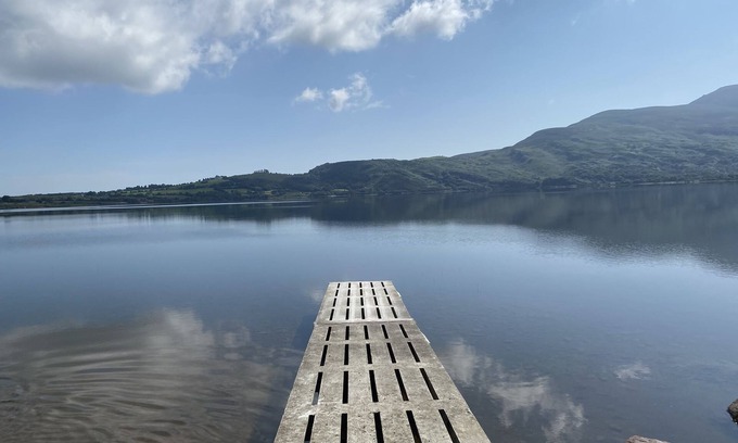 Killarney House | ✨HotTub✨ New Renovated historical cottage, private lake access ,scenic views