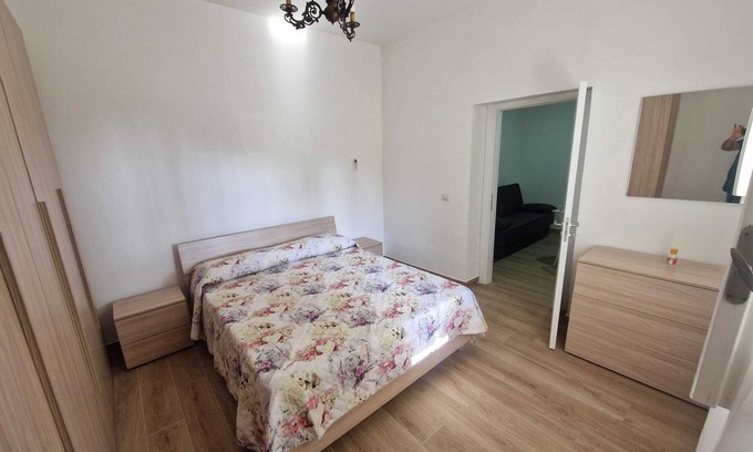 Paestum House | House sleeps 4 with garden by the sea