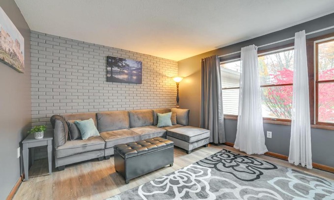 Houghton Lake House | Houghton Lake Vacation Rental - Walk to the Water!