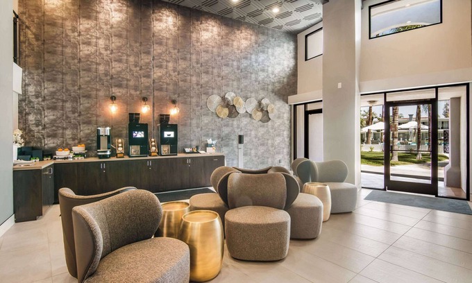 Bakersfield Hotel | Hourglass Hotel, an Ascend Collection Hotel