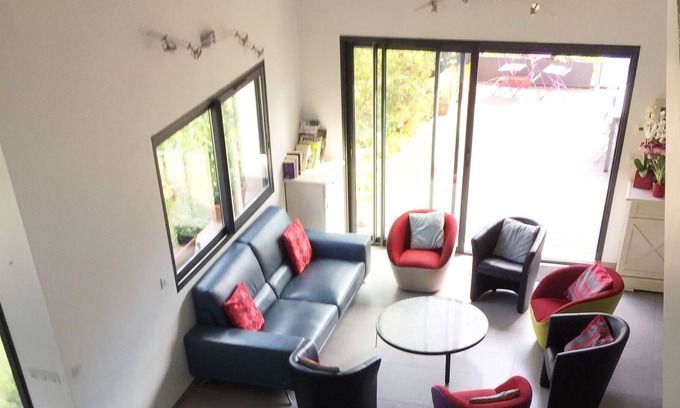 Bandol Hotel | house 10 people 5 minutes walk from the beaches and shops
