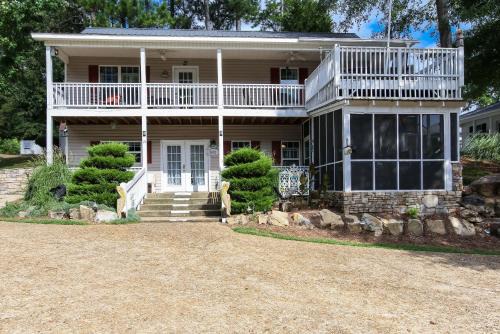 Leesburg House | House #14 Pelican Sunrise (no pets) Lake View