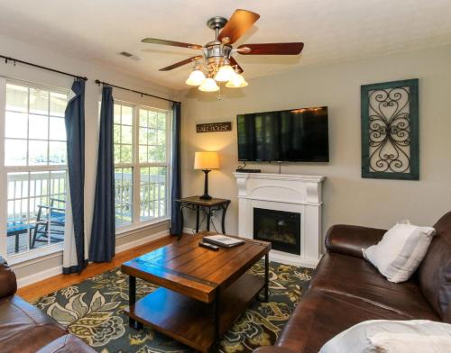 Leesburg House | House #16 - Weiss Decision - (No pets) Lake View