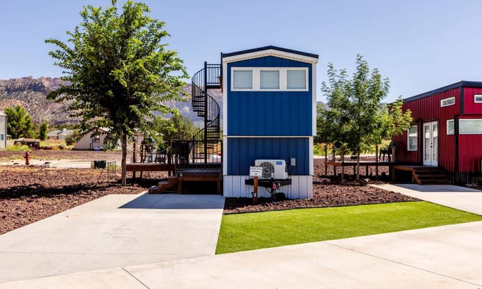 Apple Valley House | House ∙ 2 bedrooms ∙ 6 guests