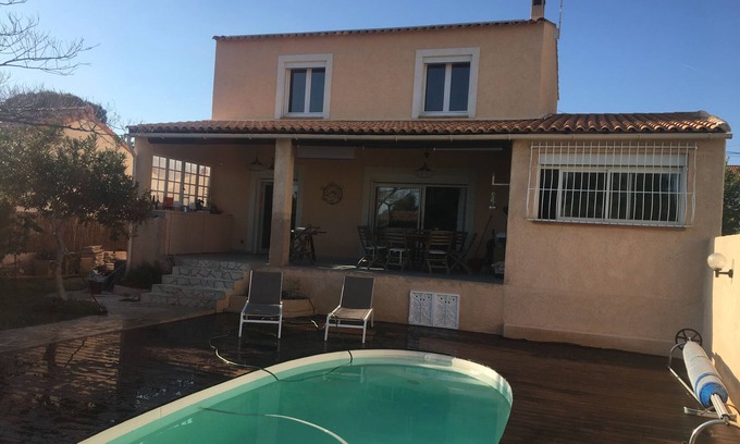 La Fare-les-Oliviers House | House 4 quiet rooms with pool and garden