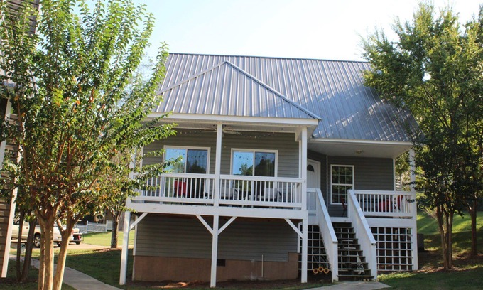 Leesburg House | House #57 Fountains of Fun (no pets)