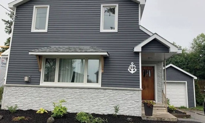 Port Dover House | House across from lake in quiet neighbourhood with a nice size yard and firepit