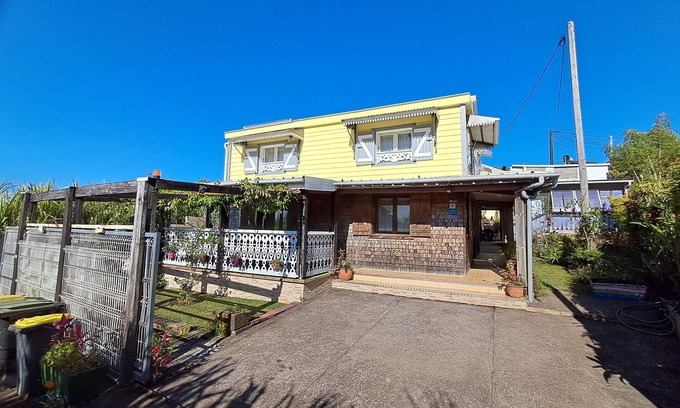 Saint-Joseph House | House at the gateway to the Wild South