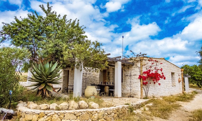Noto Villa | House Bedda