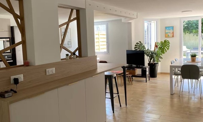 Olonne-sur-Mer House | House between Land and Sea