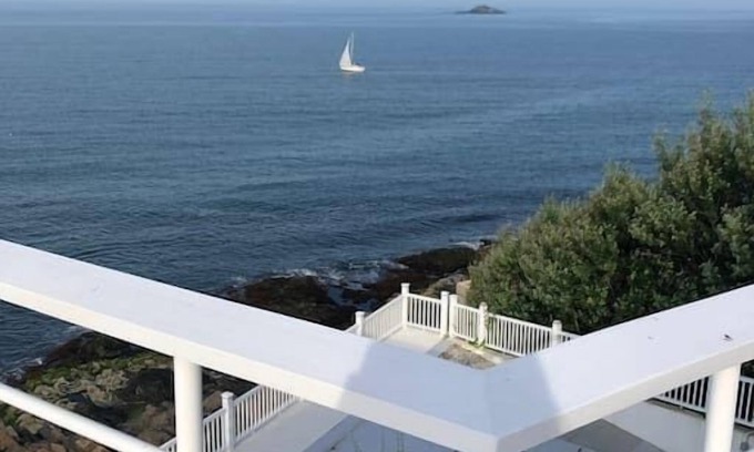 Little Nahant House | House by the Sea - Glocca Morra