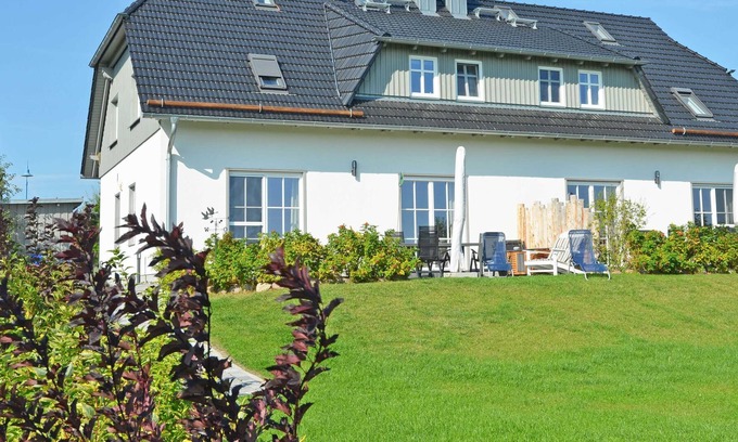 Middelhagen Apartment | House Moenchgut | Half of house 1 with fireplace, sauna, garden - DR 01