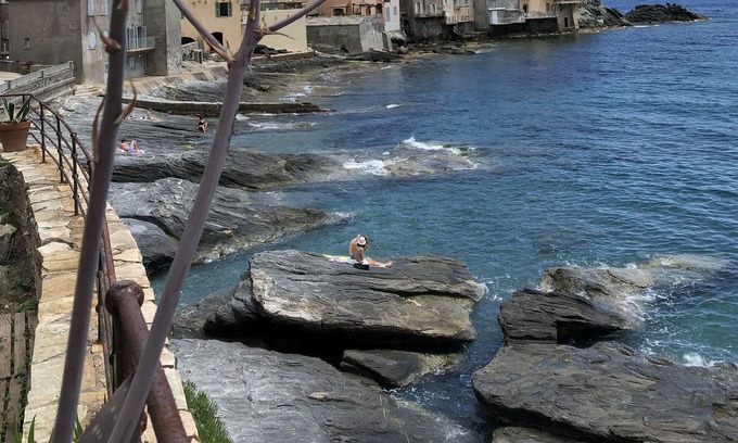 Erbalunga House | House feet in the water in the heart of Erbalunga