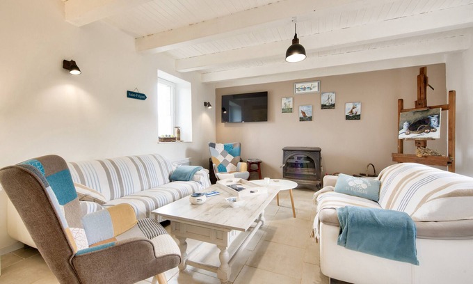 Saint-Fregant House | House for 6 with garden, terrace and games