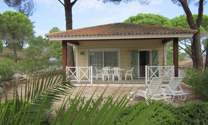 Gassin House | House for 8 people located in a wooded park in Gassin