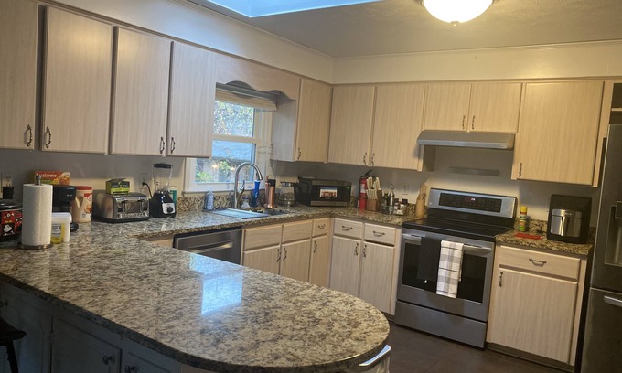 Charlottesville House | House for group of 8 or 9