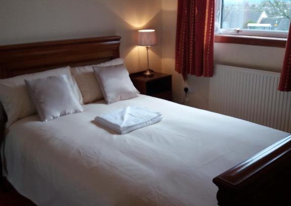 Kilmarnock House | House for Groups & Contractors Kilmarnock