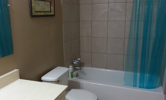 Antioch House | House has lots of rooms and close to the interstate and downtown