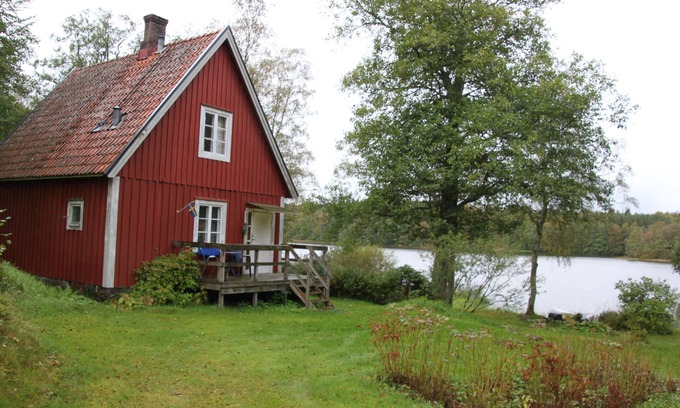 Perstorp Municipality House | House in Bälinge with lake plot