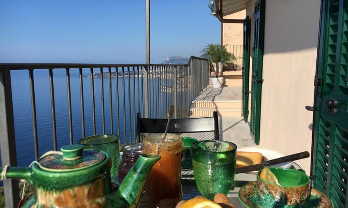 Ventimiglia Apartment | House in Grimaldi. Spectacular view over the French Riviera!
