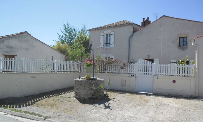 Thaire House | House in quiet village near La Rochelle, 10 minutes from Châtelaillon-Plage.