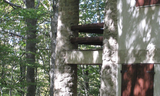 Castel del Piano Ski Chalet | House in the Woods at Macinaie, quiet and nature.