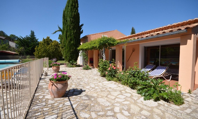 Malaucene House | House in the countryside with large private pool
