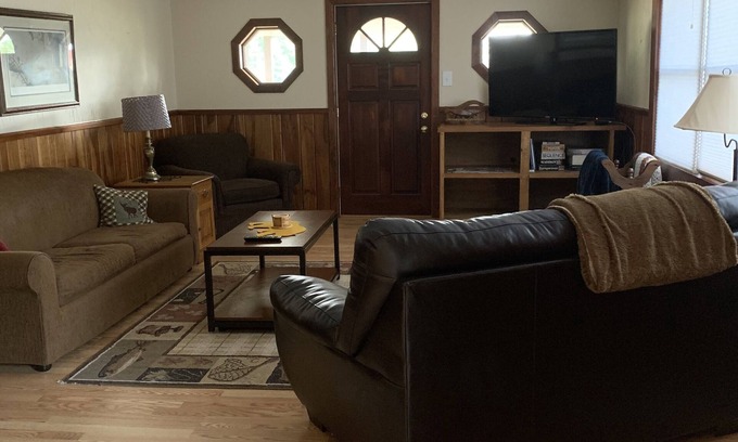 Wellston House | House in the Manistee National Forest