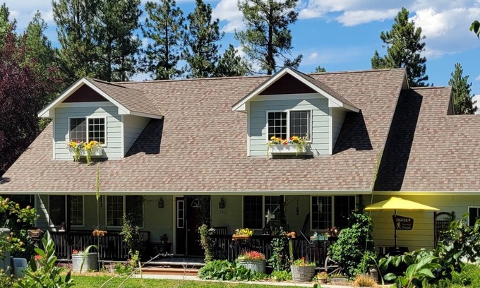 Victor House | House in the mountains. Five minutes away from NFS trailheads.
