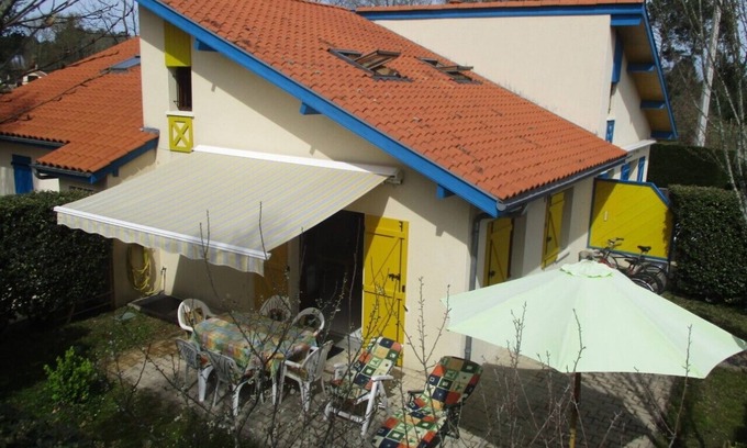 Saint-Julien-en-Born Condo | House in very quiet condominium near village center and ocean
