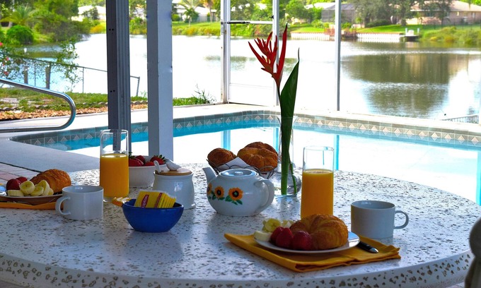 Venice Gardens House | House in Venice Gardens, Heated Pool, Wi-Fi, Waterfront