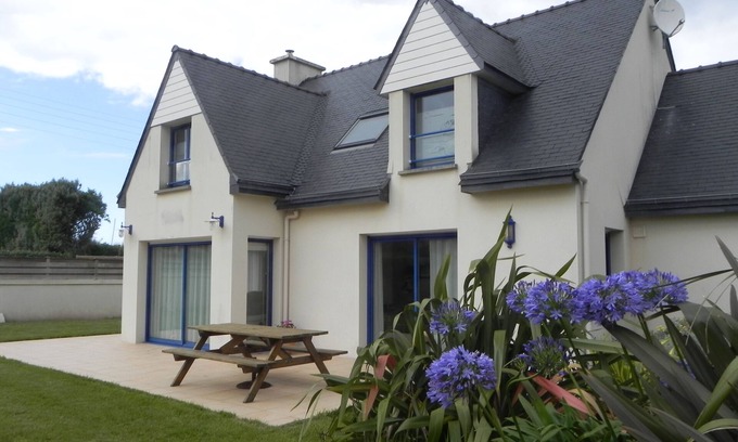 Plouescat House | House Ind. recent 100 meters from the sea and sandy beaches, internet