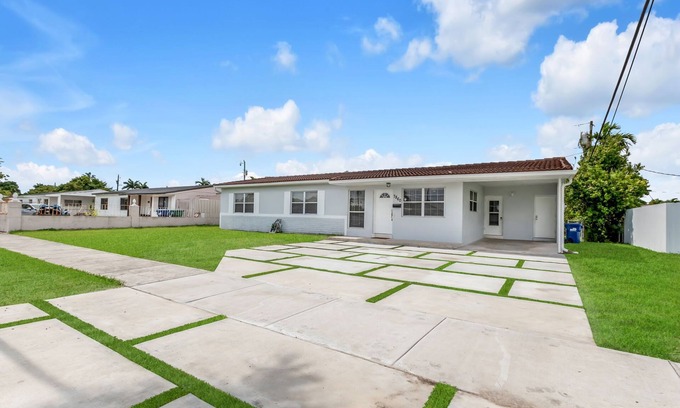 Westchester House | House is 15 min from anywhere. Miami Children Hospital, 8 miles MIA