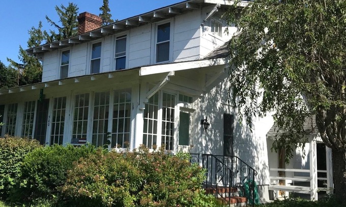 Southold House | House of Classic Arts and Crafts North Fork