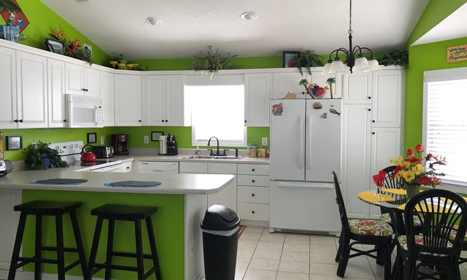 Myrtle Beach House | "House of Sunshine" Complimentary golf cart and WIFI