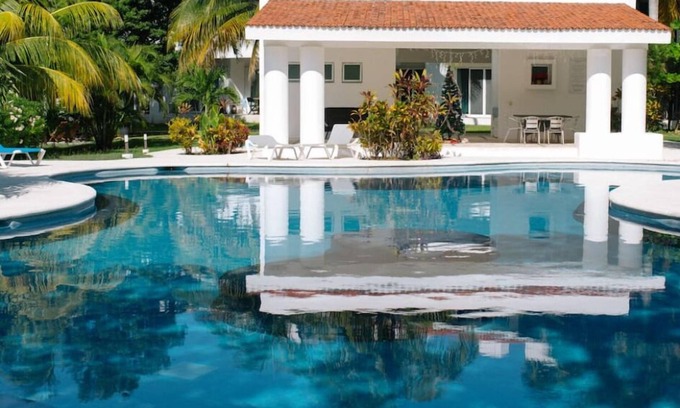 Playacar Fase II Condo | House of the yellow bike/6 pax+REEF Beach Club