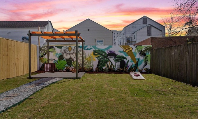 Tulane - Gravier House | House of Vibes