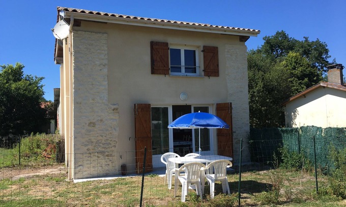 Naujac-Sur-Mer House | House on a Farm Near the Ocean