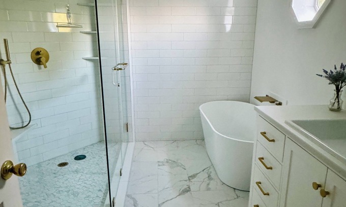 Livingston House | House on Rocky Lane - Dog Friendly