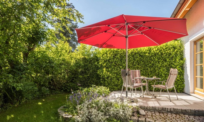 Bermatingen Apartment | House "Sonnenschein Sonnenterrasse" with Garden, Terrace and Wi-Fi