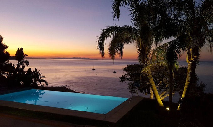 La Londe-les-Maures Villa | House/Villa - La Londe-les-Maures