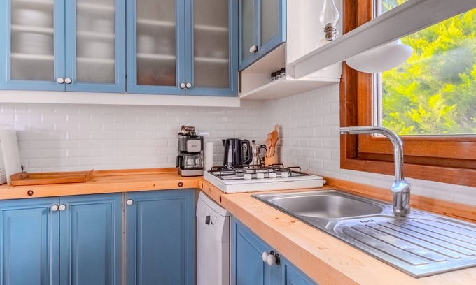 Bozcaada House | House w/Garden 5 min to Tuzburnu Bay in Bozcaada