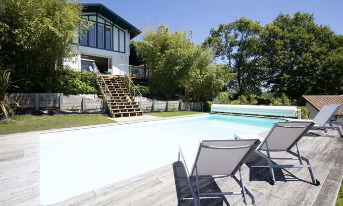 Arcangues House | House w/pool - 12 pers., quiet garden w/stunning view on the BASQUE COUNTRY