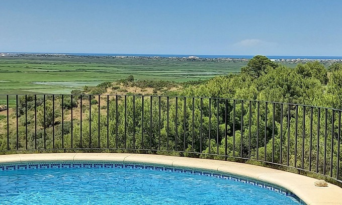 Pego House | House with completely independent accommodation, private pool and sea view