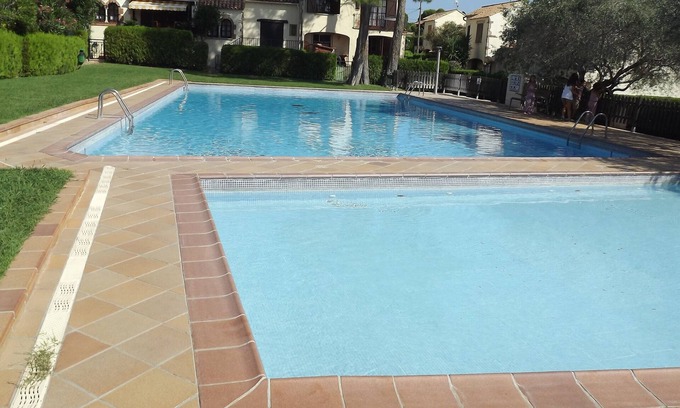 Torroella de Montgri House | House with pool, 2 bedrooms + mezzanine, 4 to 6 people, L'Estartit