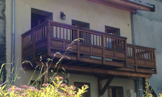 Bourg-Saint-Maurice Apartment | House with balcony and garden in village near Bourg Saint Maurice