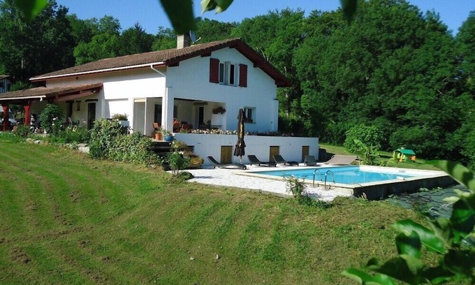 Saint-Pierre-d'Irube House | House with pool 10 of 5m